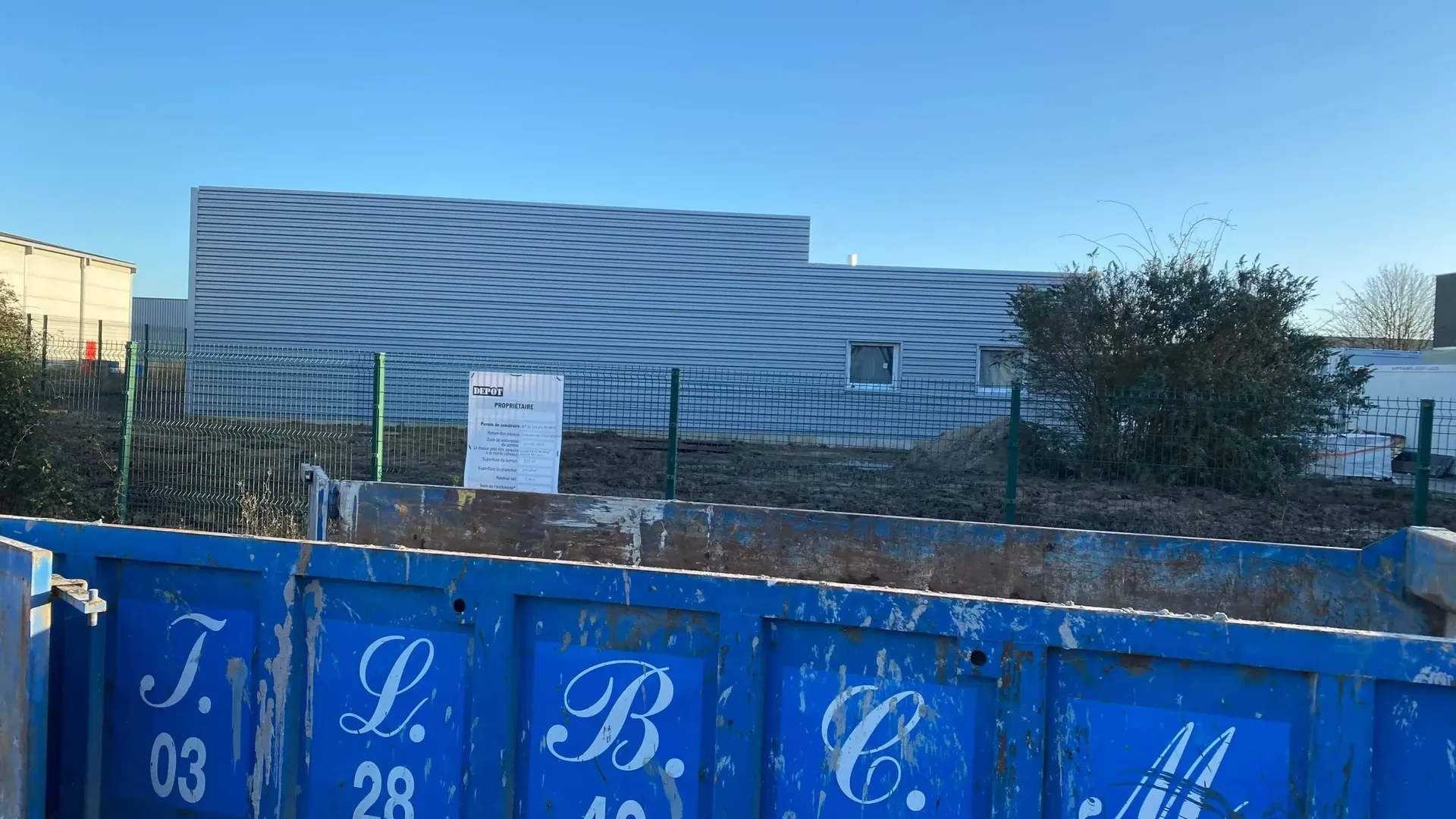 Chantier A.F.E.J.I – bardage et couverture Norétanche – photo 4
