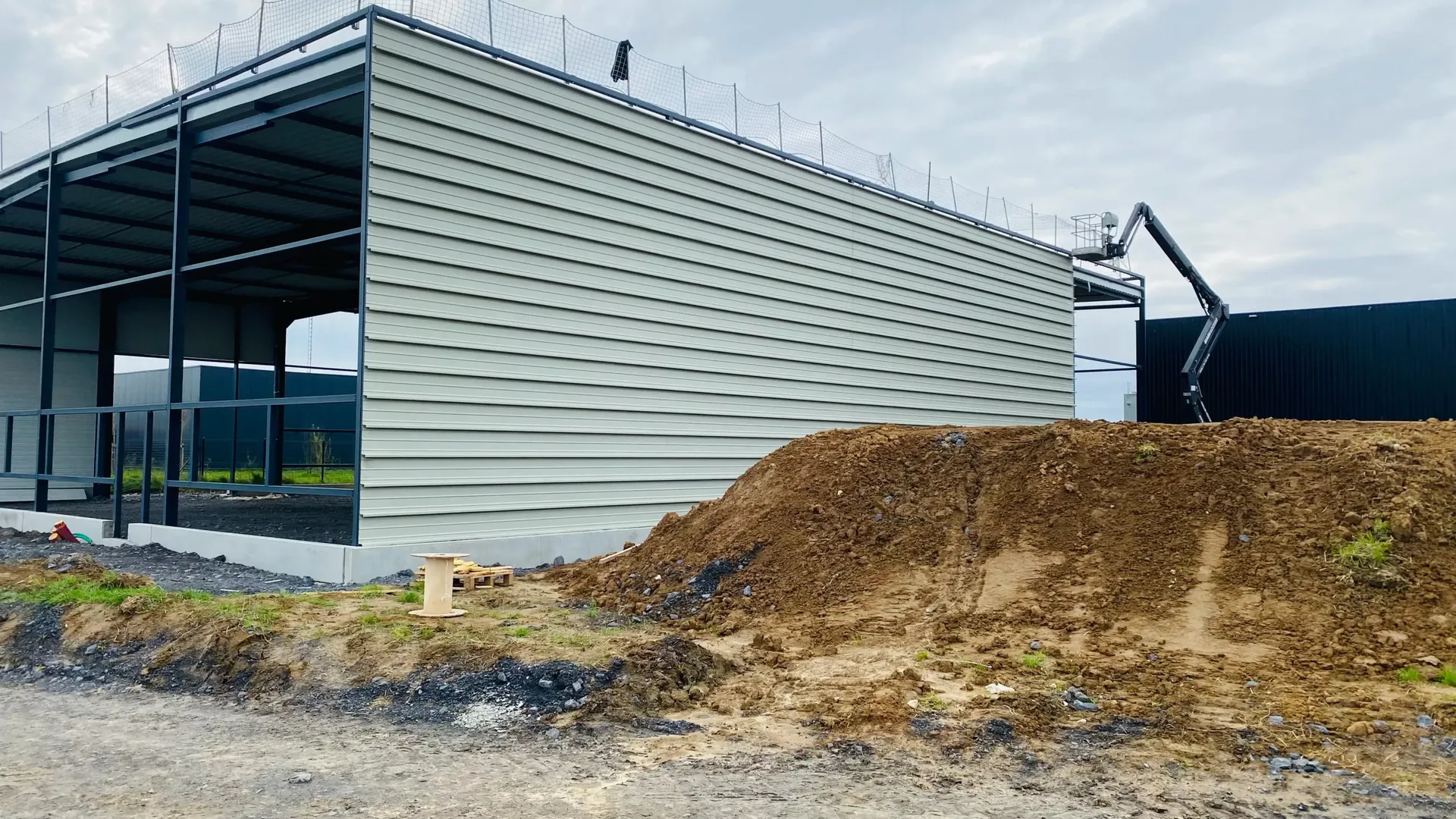 Chantier Chantier XXL Organisation – bardage et couverture Norétanche – photo 13