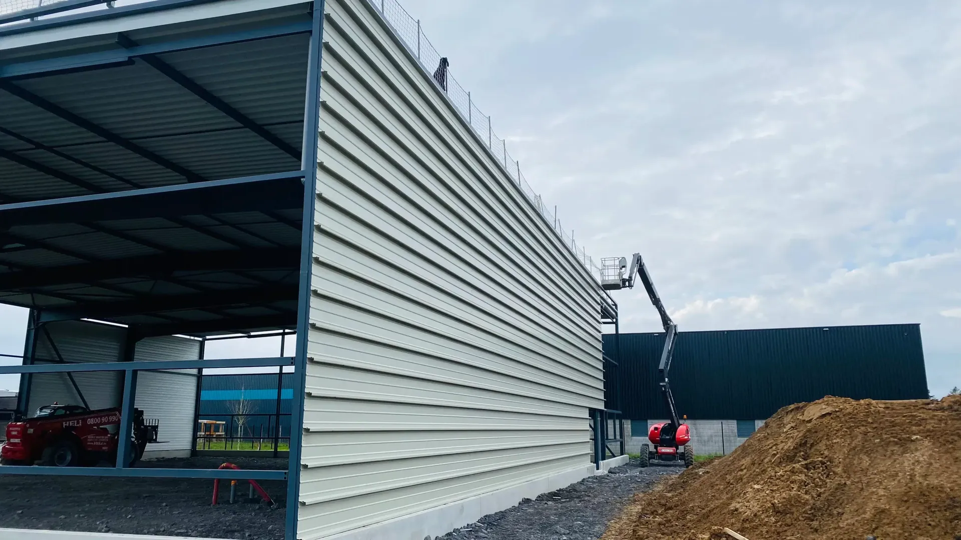 Chantier Chantier XXL Organisation – bardage et couverture Norétanche – photo 16