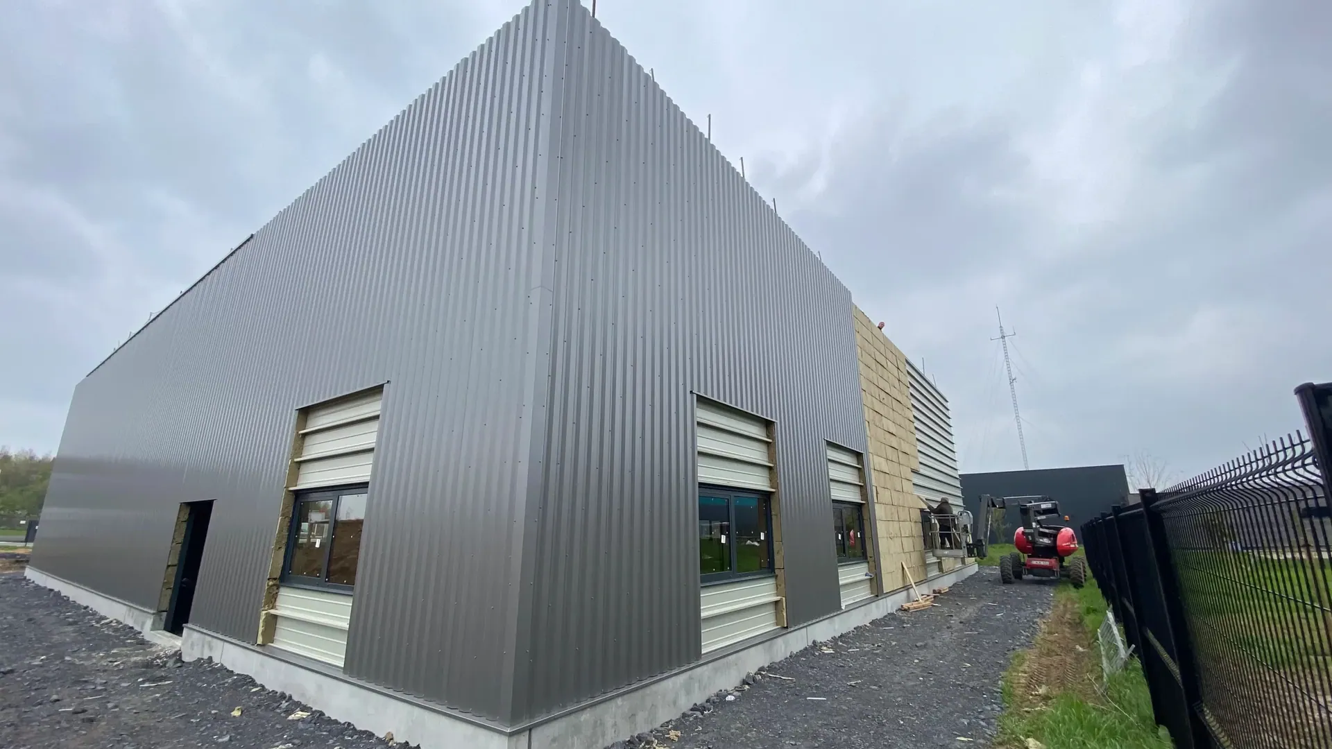 Chantier Chantier XXL Organisation – bardage et couverture Norétanche – photo 25